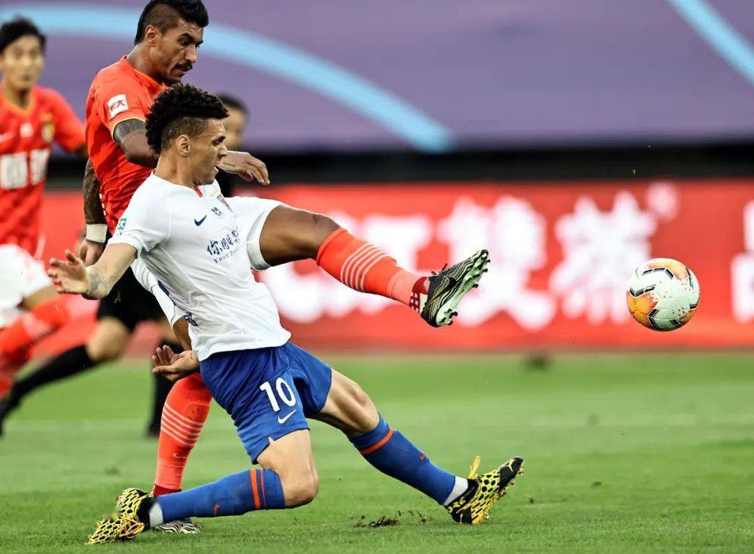 包含亚冠倒计时；莱比锡今晨状态回暖；细节引发关注；赛场秩序良好；训练强度明显提升的词条