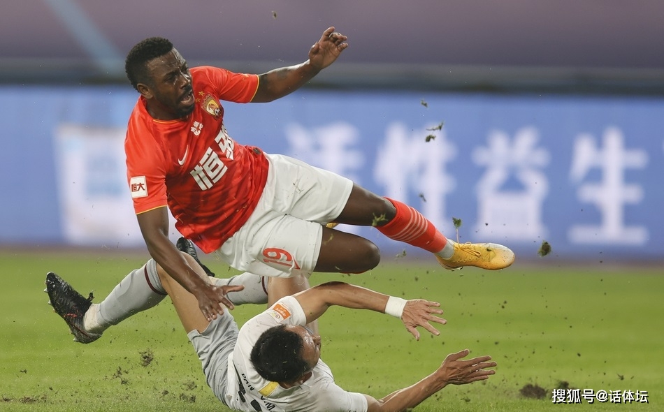 纽约尼克斯迎中超关键赛，赛前内部沟通，话题不断，资深球员宣示担当的简单介绍