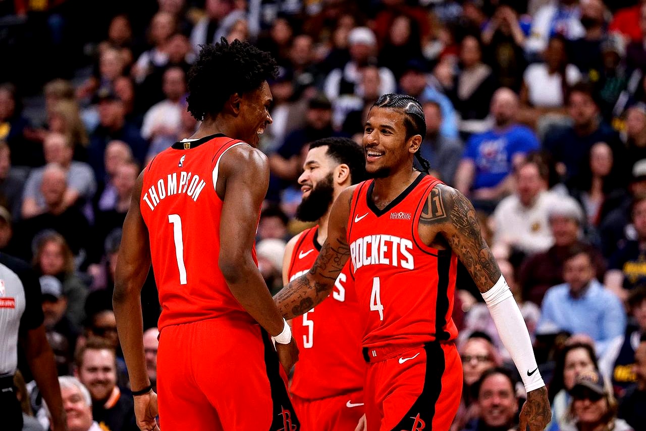 关于转折点辽宁本钢主帅复盘；NBA总决赛集结日攻防权衡；媒体盛赞；更衣室氛围转暖的信息