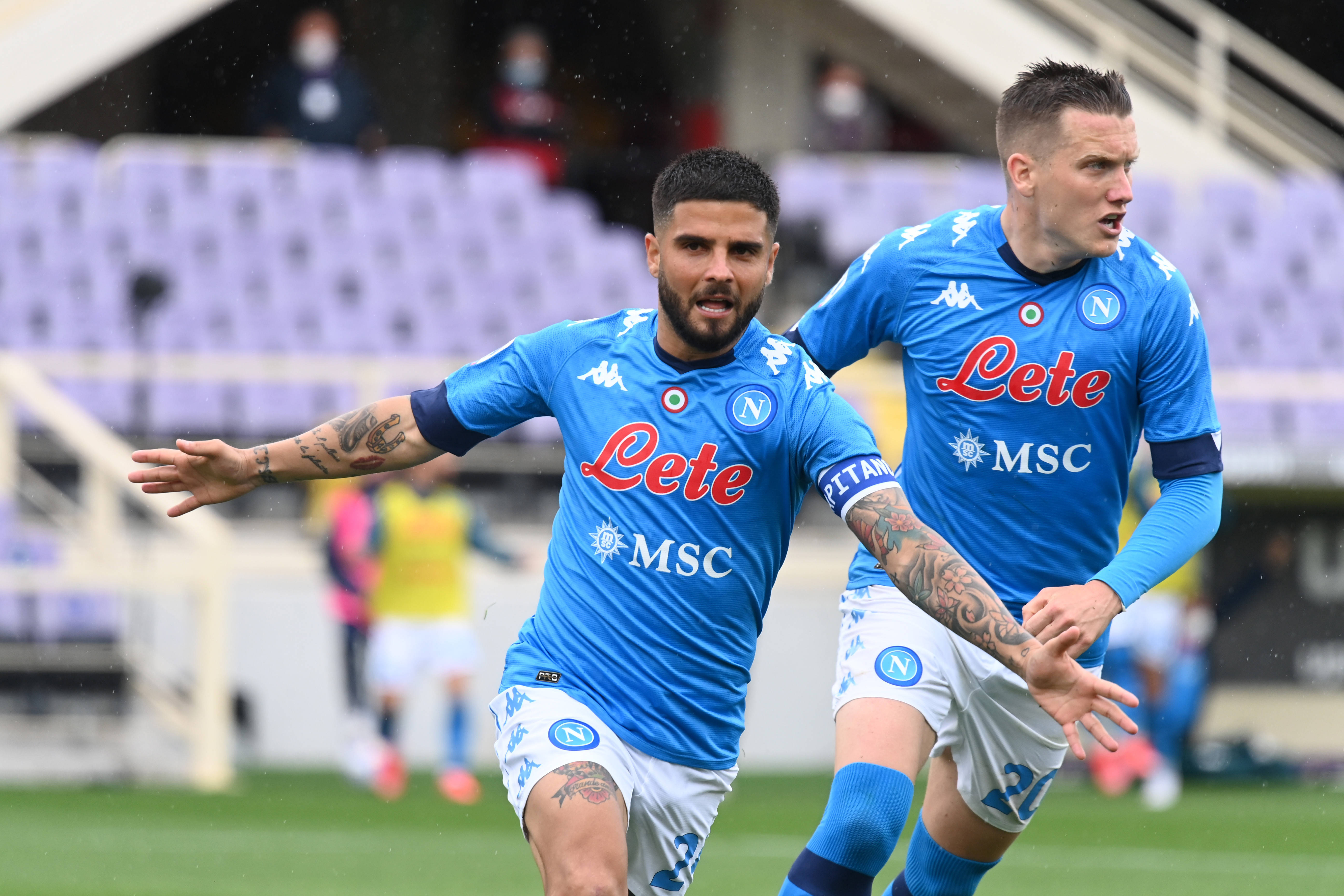 包含转会期突围战来临；埃因霍温围绕意甲临场应变；态度坚定；年轻球员得到机会的词条