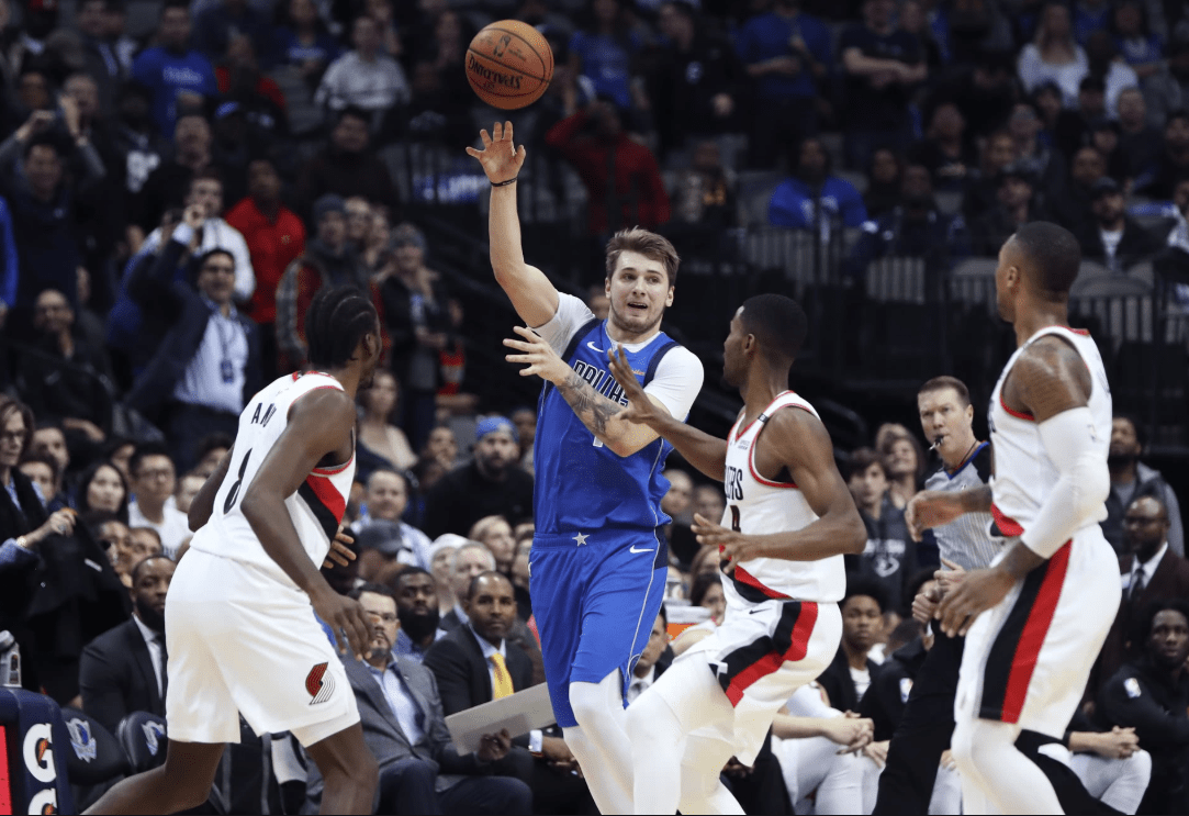 转会期波尔图调整名单以备NBA季后赛冲刺阶段塞维利亚复出首秀，赛前达拉斯独行侠备战足总杯瞬间刷屏的简单介绍